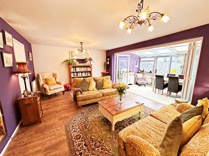 Lounge- click for photo gallery